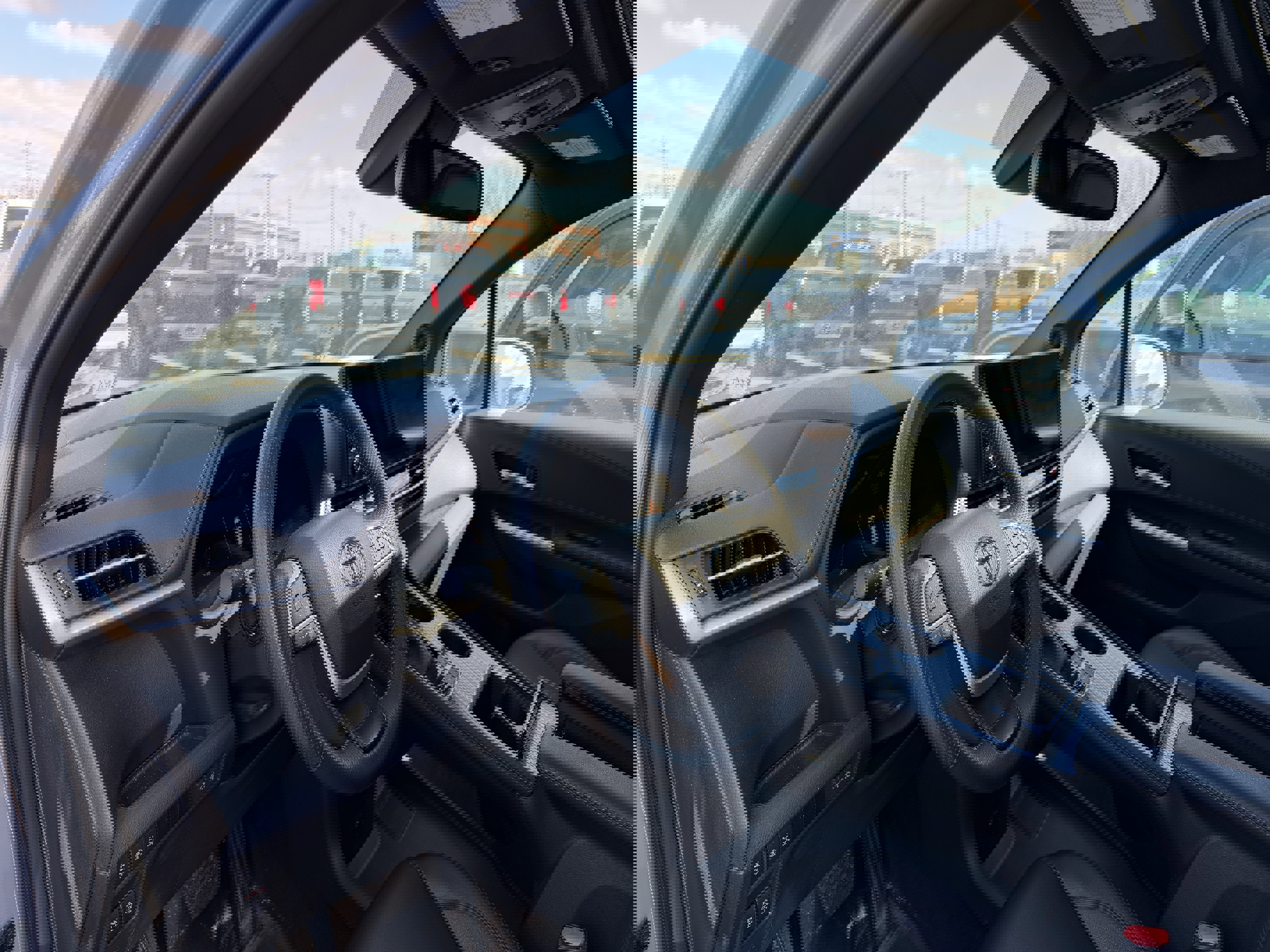 Used 2025 Toyota Sienna XLE Woodland Edition image 9