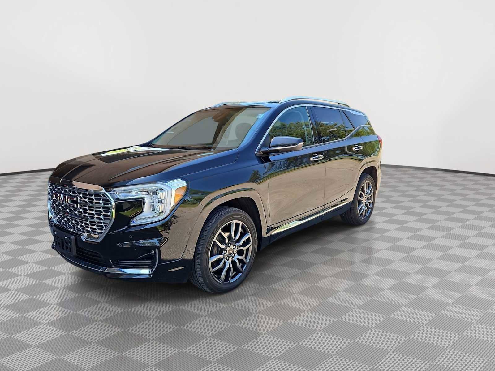 Certified 2024 GMC Terrain Denali w/ Black Diamond Edition AWD/4WD image 7