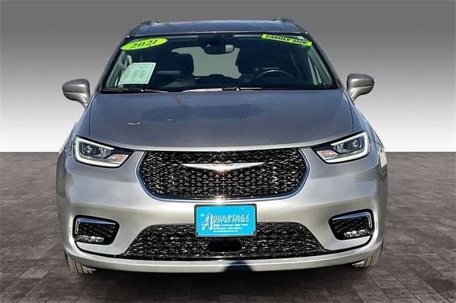 Used 2021 Chrysler Pacifica Touring-L image 3