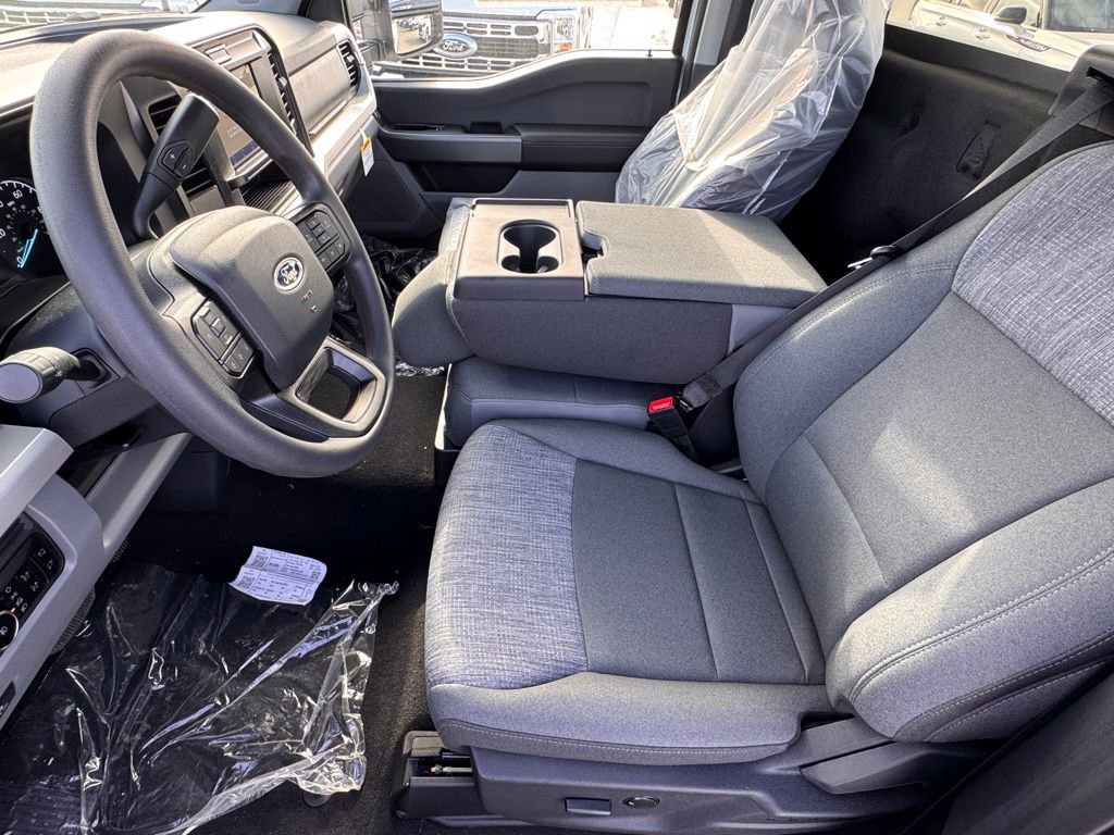 New 2025 Ford F350 XLT w/ FX4 Off-Road Package image 17