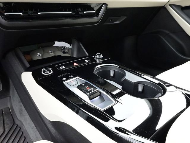 Used 2025 Audi A6 e-tron Prestige image 12