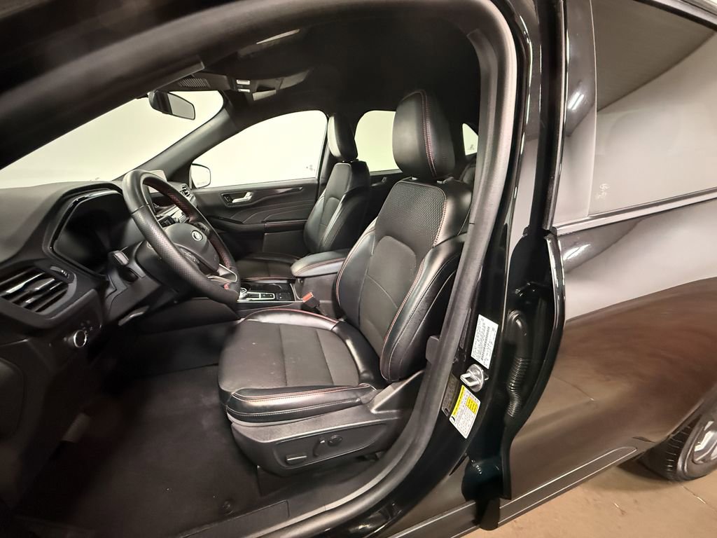 Used 2025 Ford Escape ST-Line AWD/4WD image 12