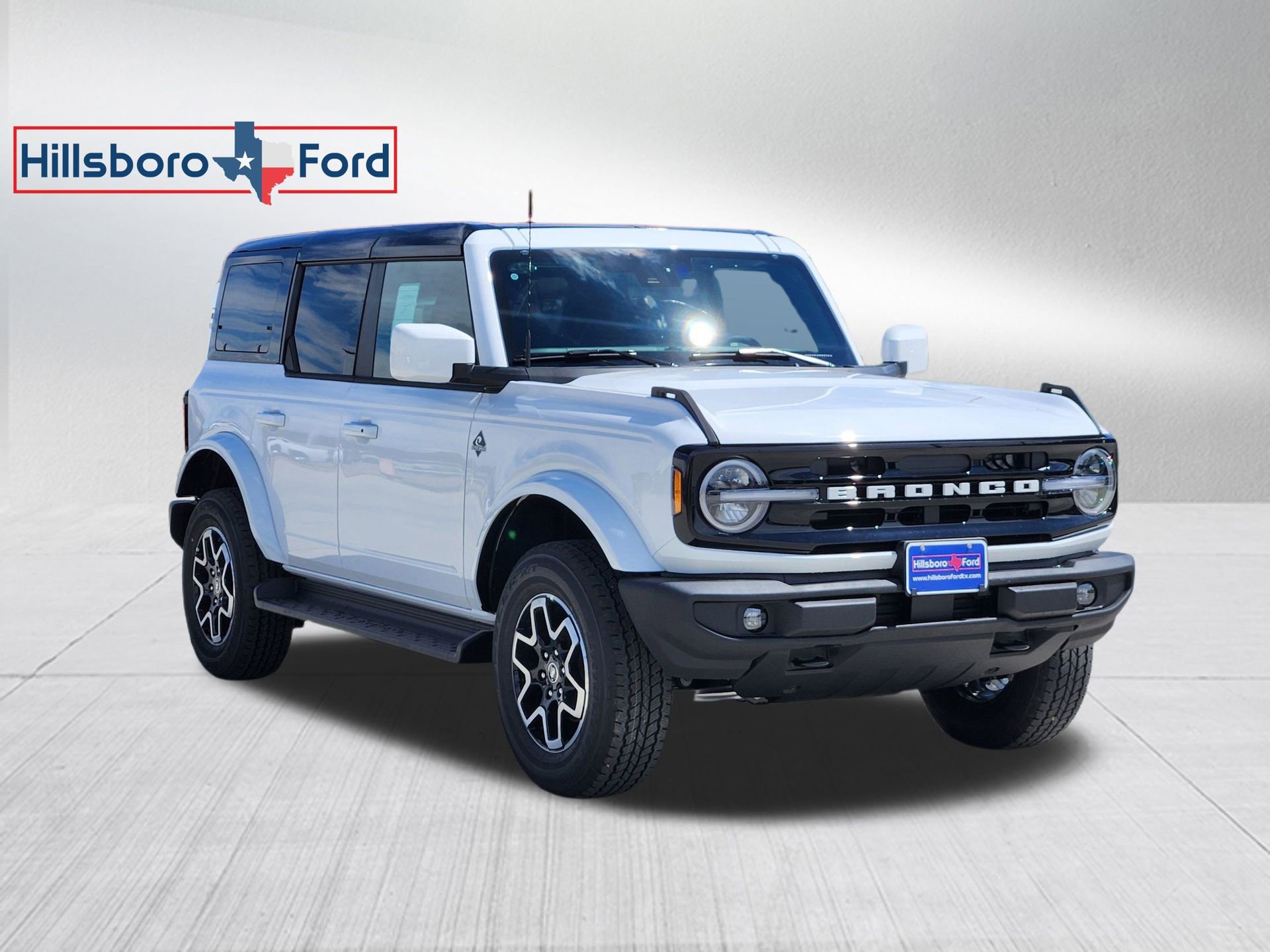 New 2025 Ford Bronco Outer Banks image 2