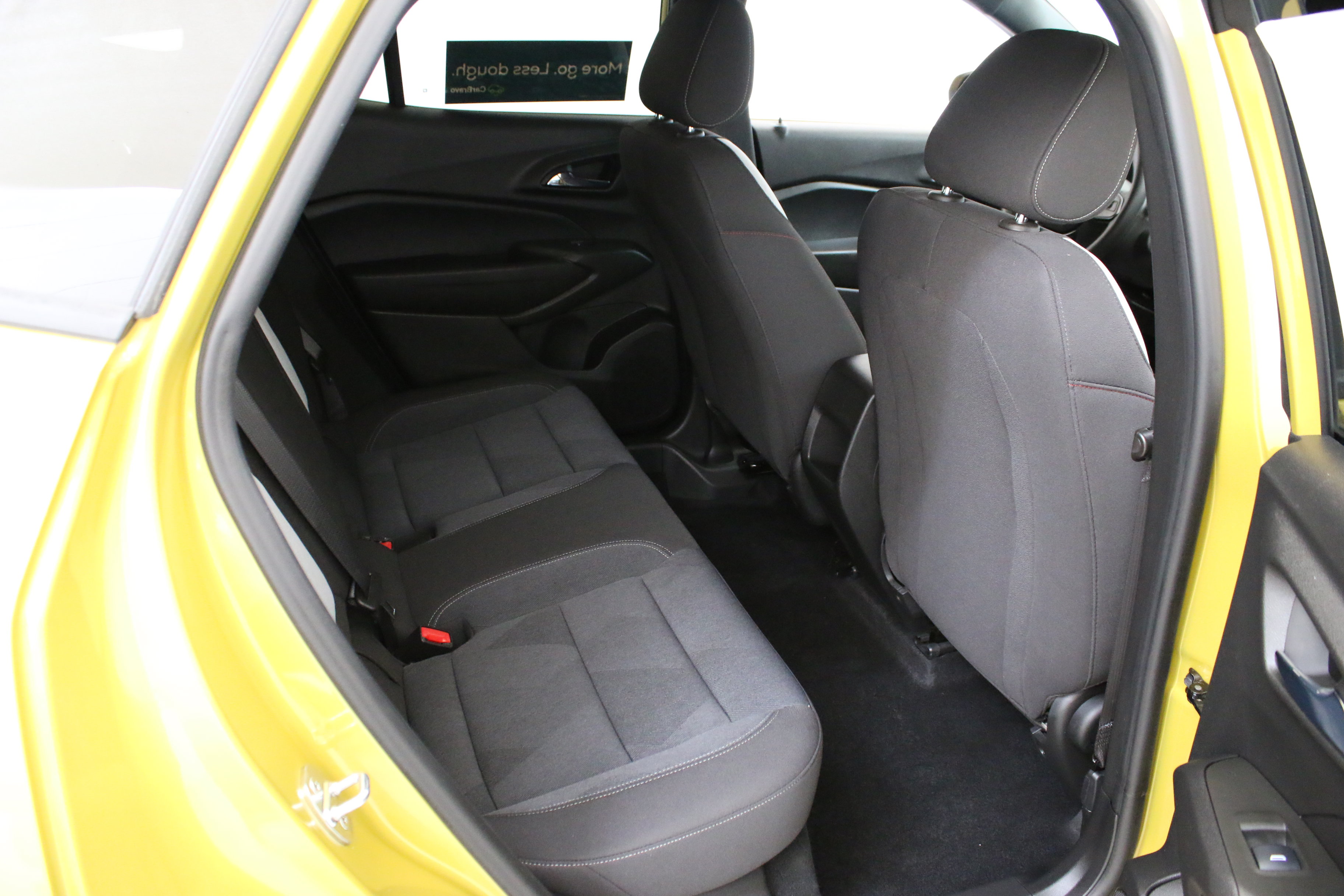 Certified 2024 Chevrolet Trax RS w/ Sunroof Package FWD image 28