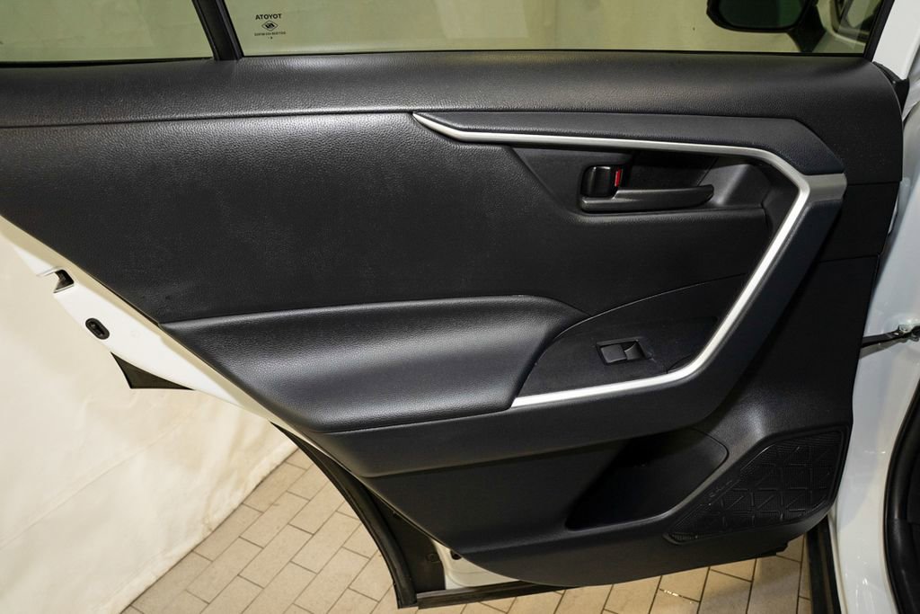 Used 2025 Toyota RAV4 LE image 8