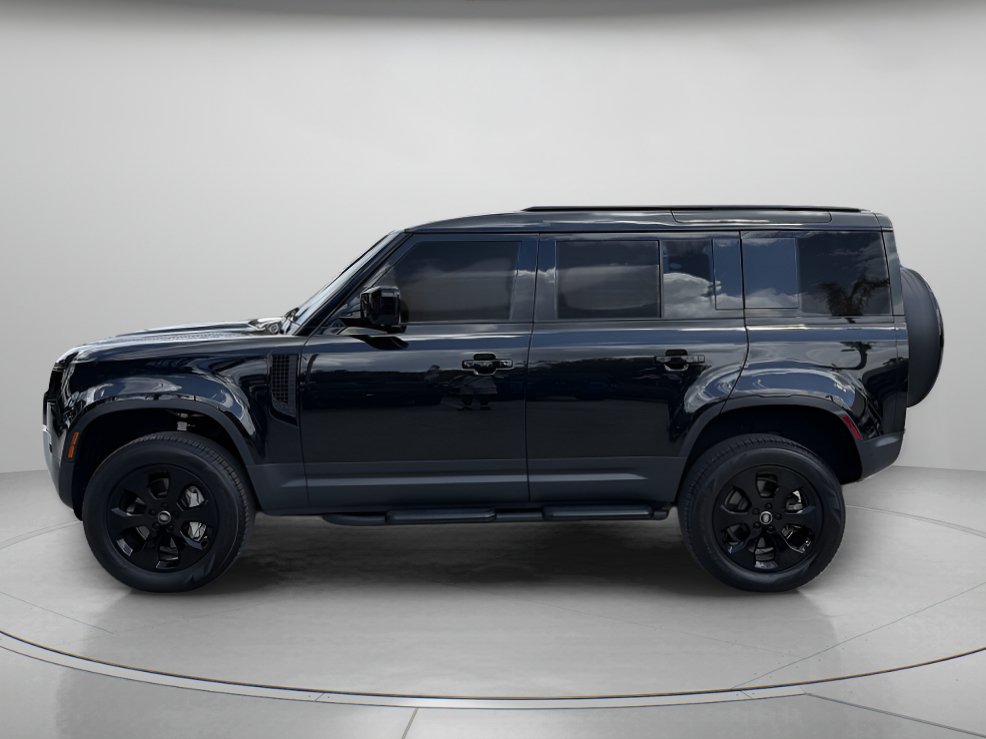 Used 2025 Land Rover Defender 110 S AWD/4WD image 5