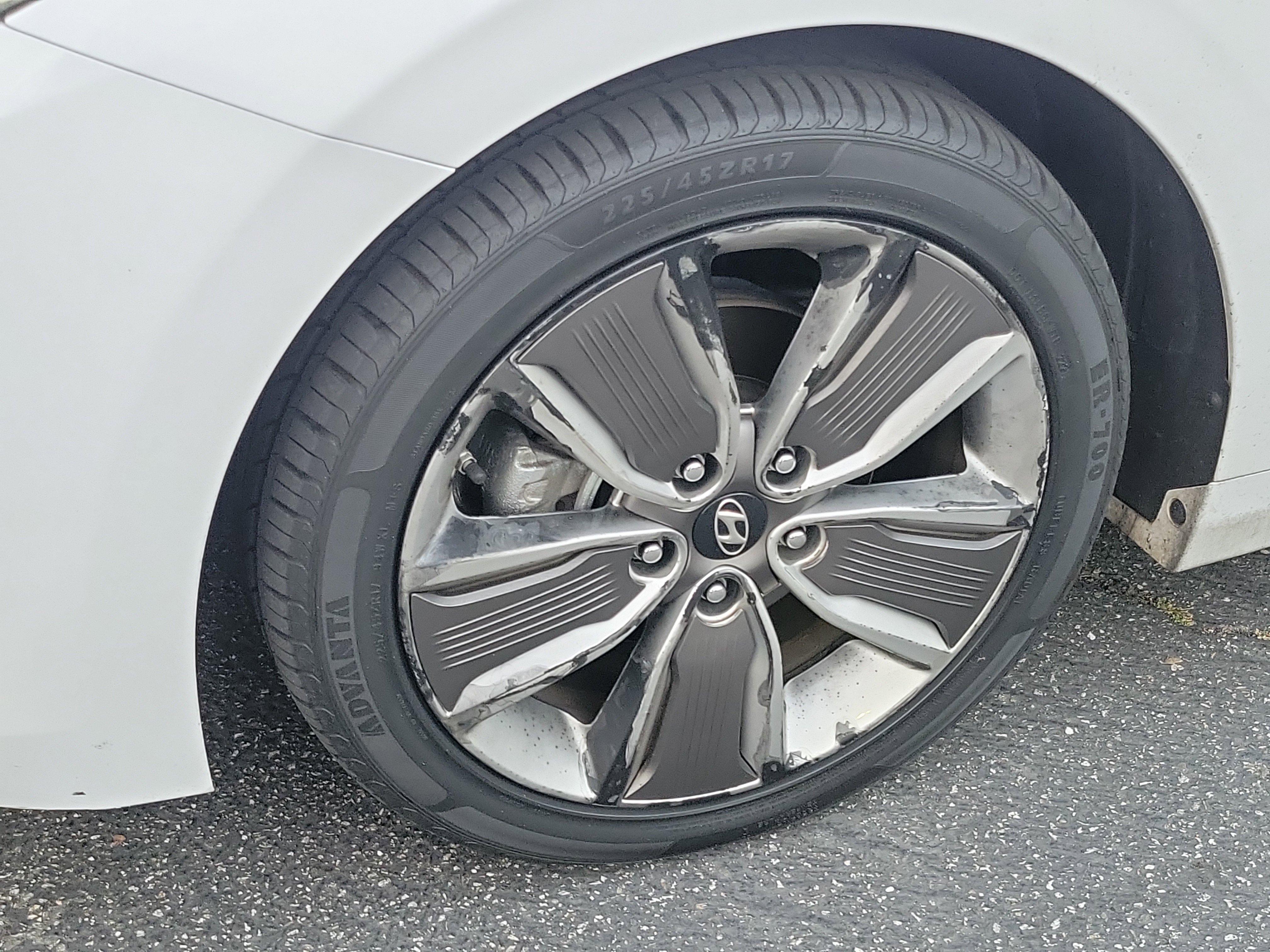 Used 2018 Hyundai Ioniq Limited w/ Limited Ultimate Package 03 FWD image 2