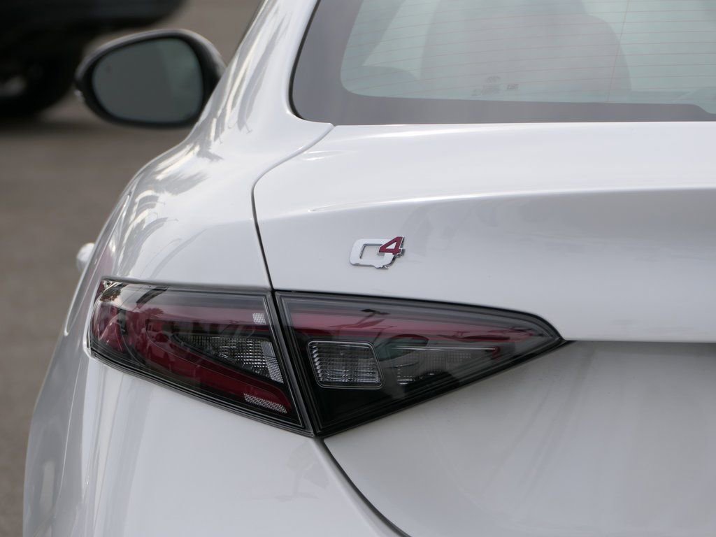 New 2025 Alfa Romeo Giulia AWD image 4