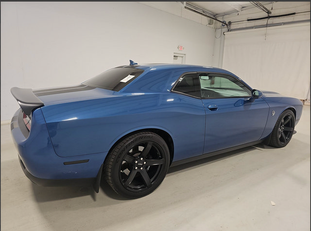 Used 2021 Dodge Challenger SRT Hellcat w/ Plus Package RWD image 5