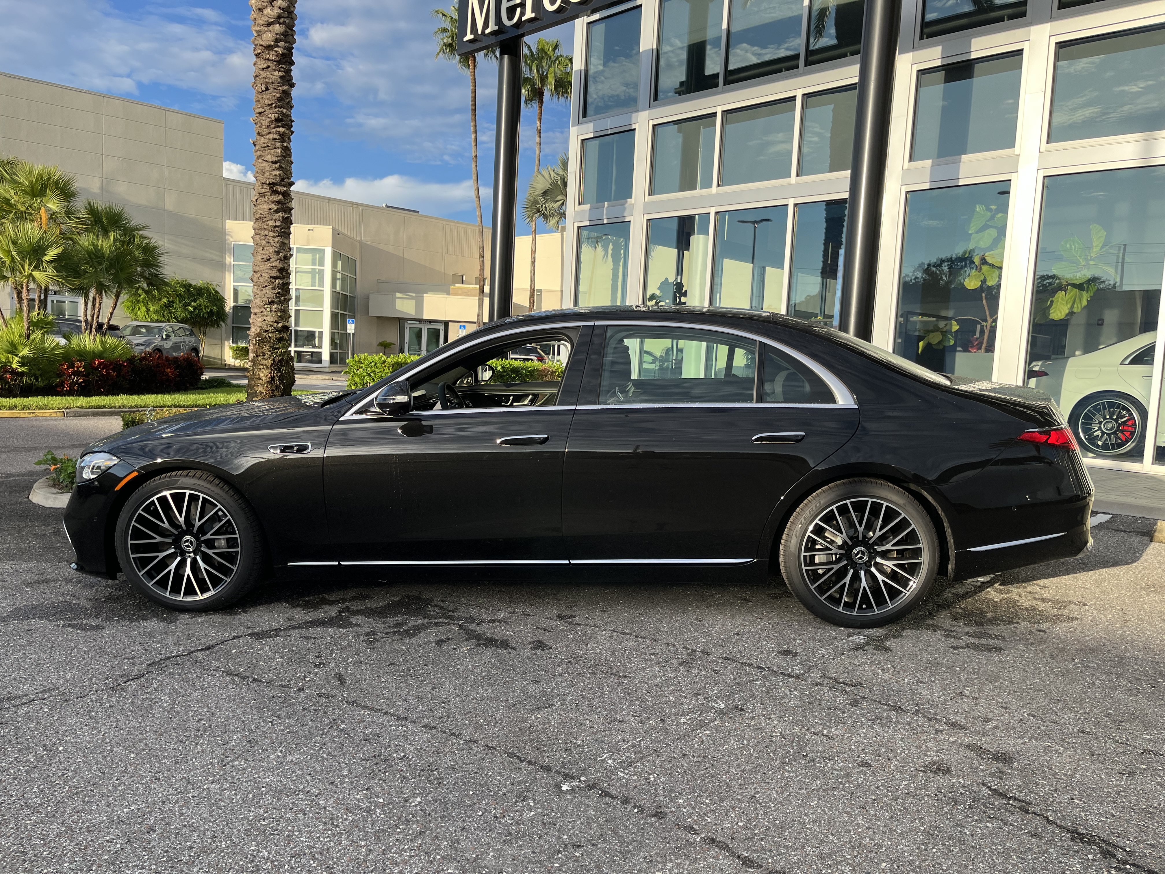 New 2027 Mercedes-Benz S 580 4MATIC Sedan image 3