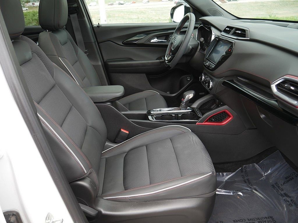 Used 2021 Chevrolet TrailBlazer RS w/ Sun and Liftgate Package AWD/4WD image 60