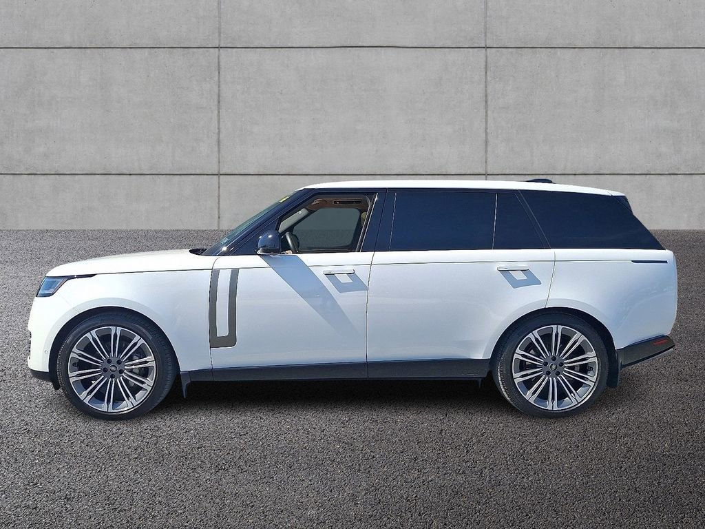 Used 2025 Land Rover Range Rover Long Wheelbase SE image 7