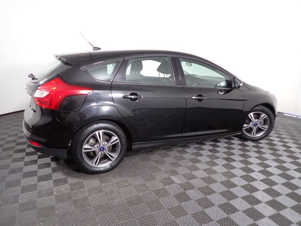 Used 2014 Ford Focus SE w/ SE Sport Package FWD image 17