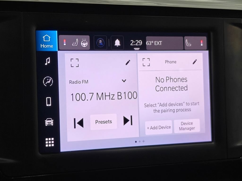 Used 2023 Chrysler Voyager LX FWD image 6