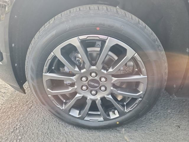 Used 2022 GMC Acadia Denali w/ Black Diamond Edition image 26