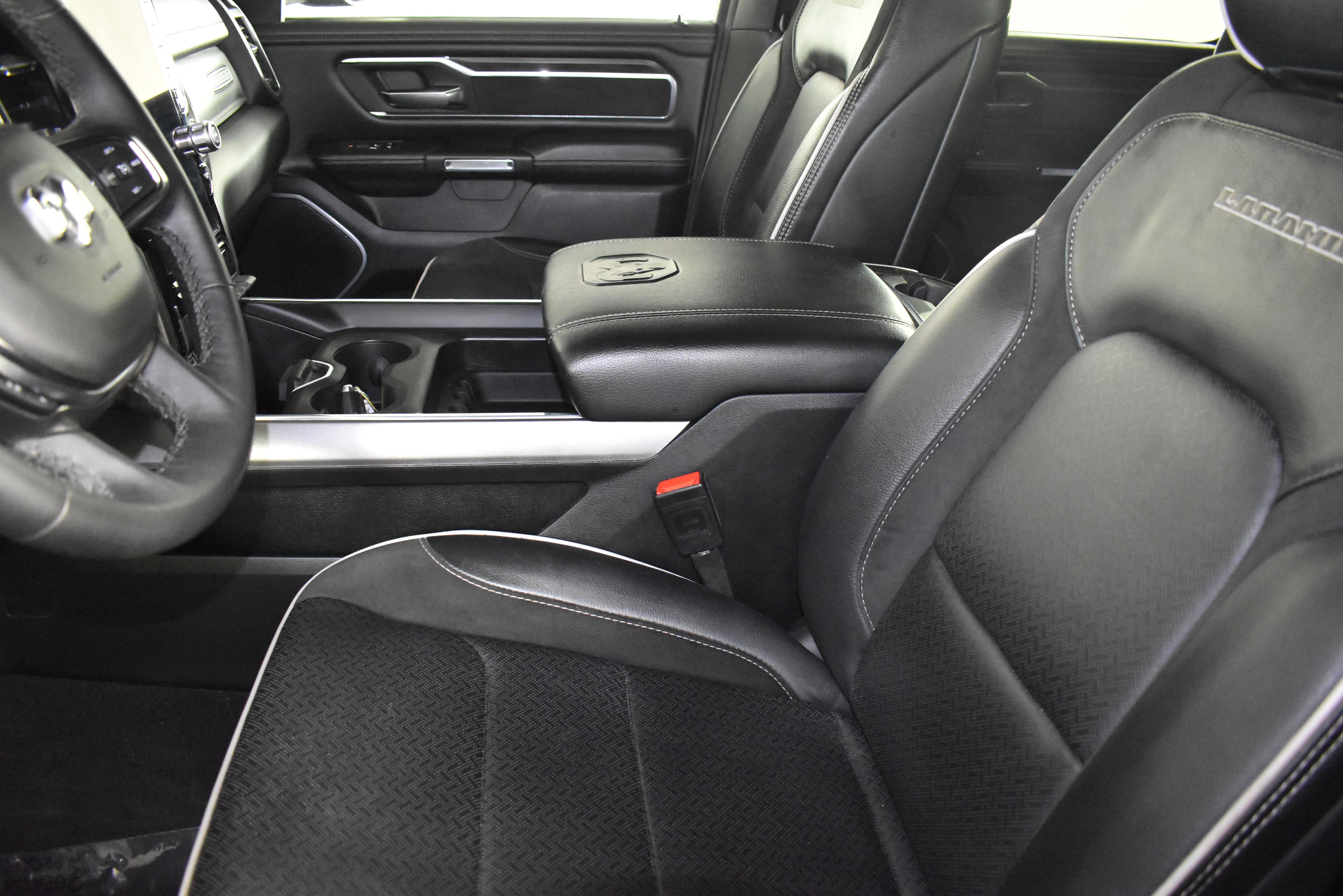 Used 2025 RAM 1500 Laramie image 44