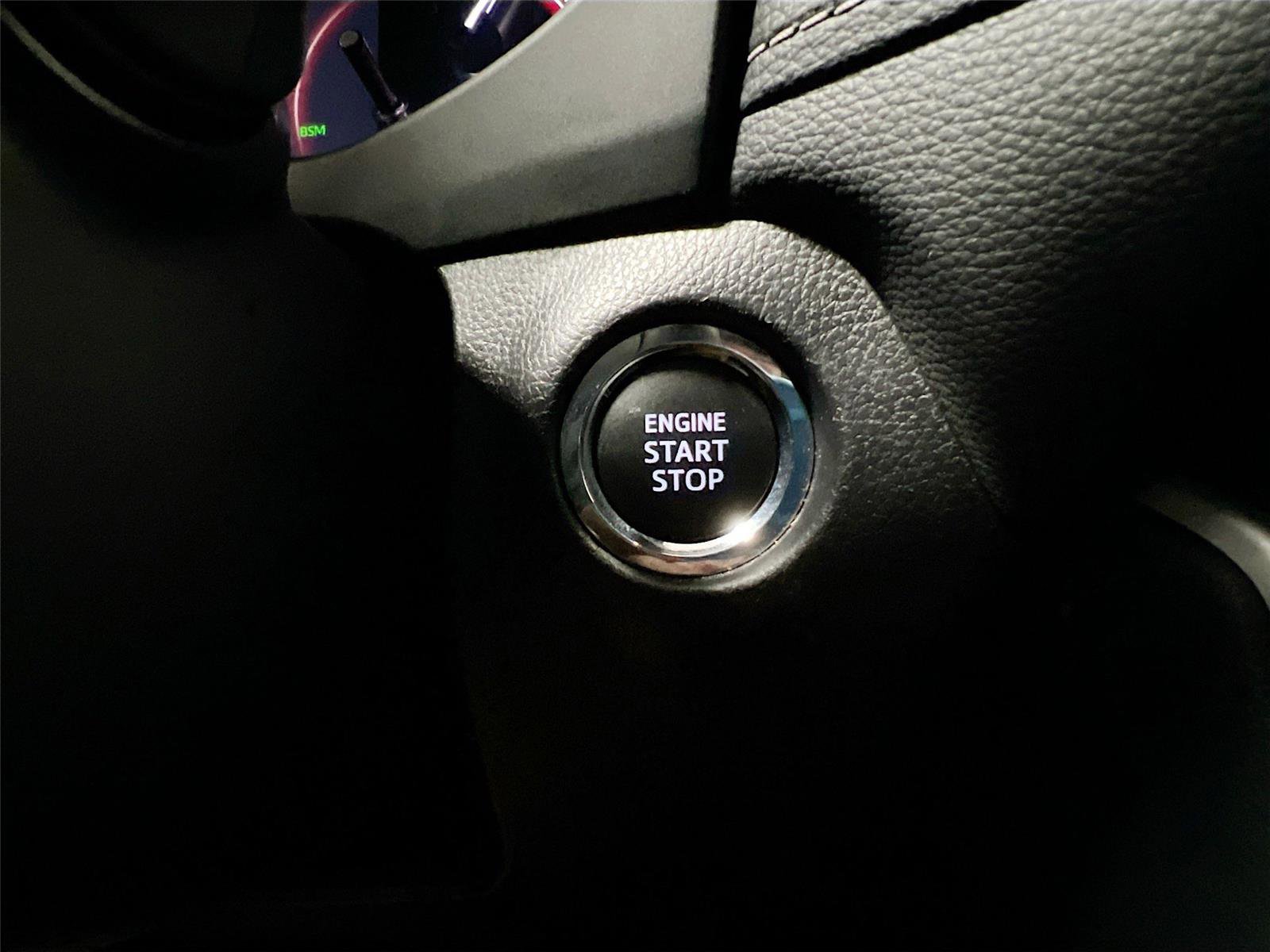 Used 2025 Toyota RAV4 XLE image 13