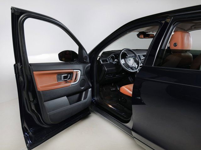 Used 2017 Land Rover Discovery Sport HSE Luxury image 26