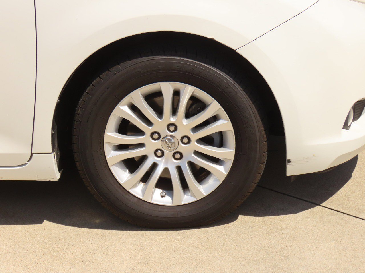 Used 2016 Toyota Sienna XLE FWD image 9