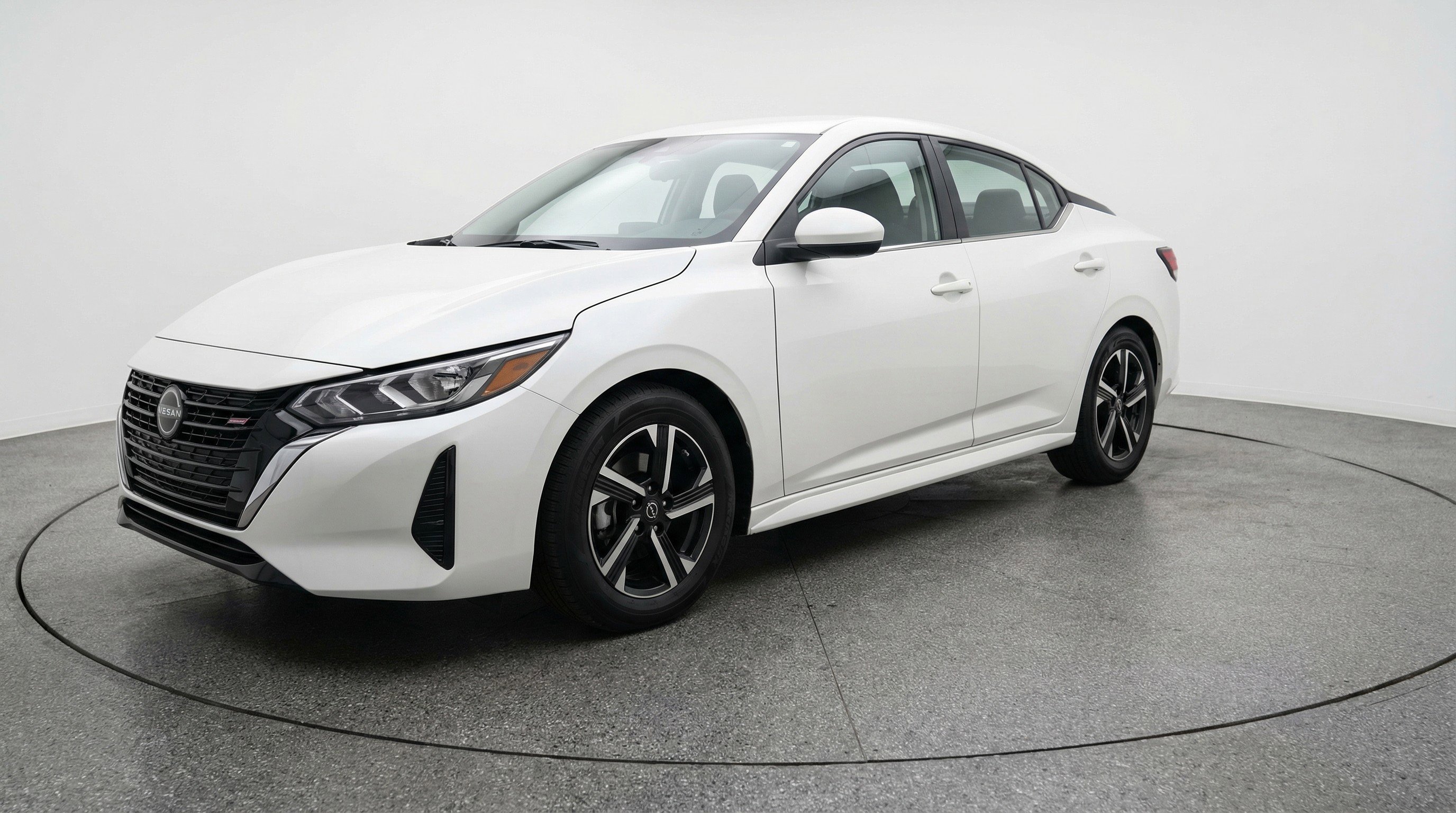 Used 2025 Nissan Sentra SV image 3