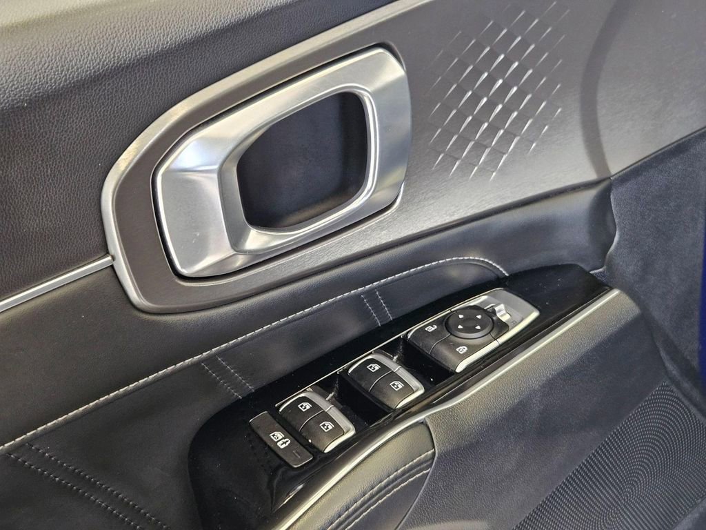 Used 2021 Kia Sorento SX AWD/4WD image 11