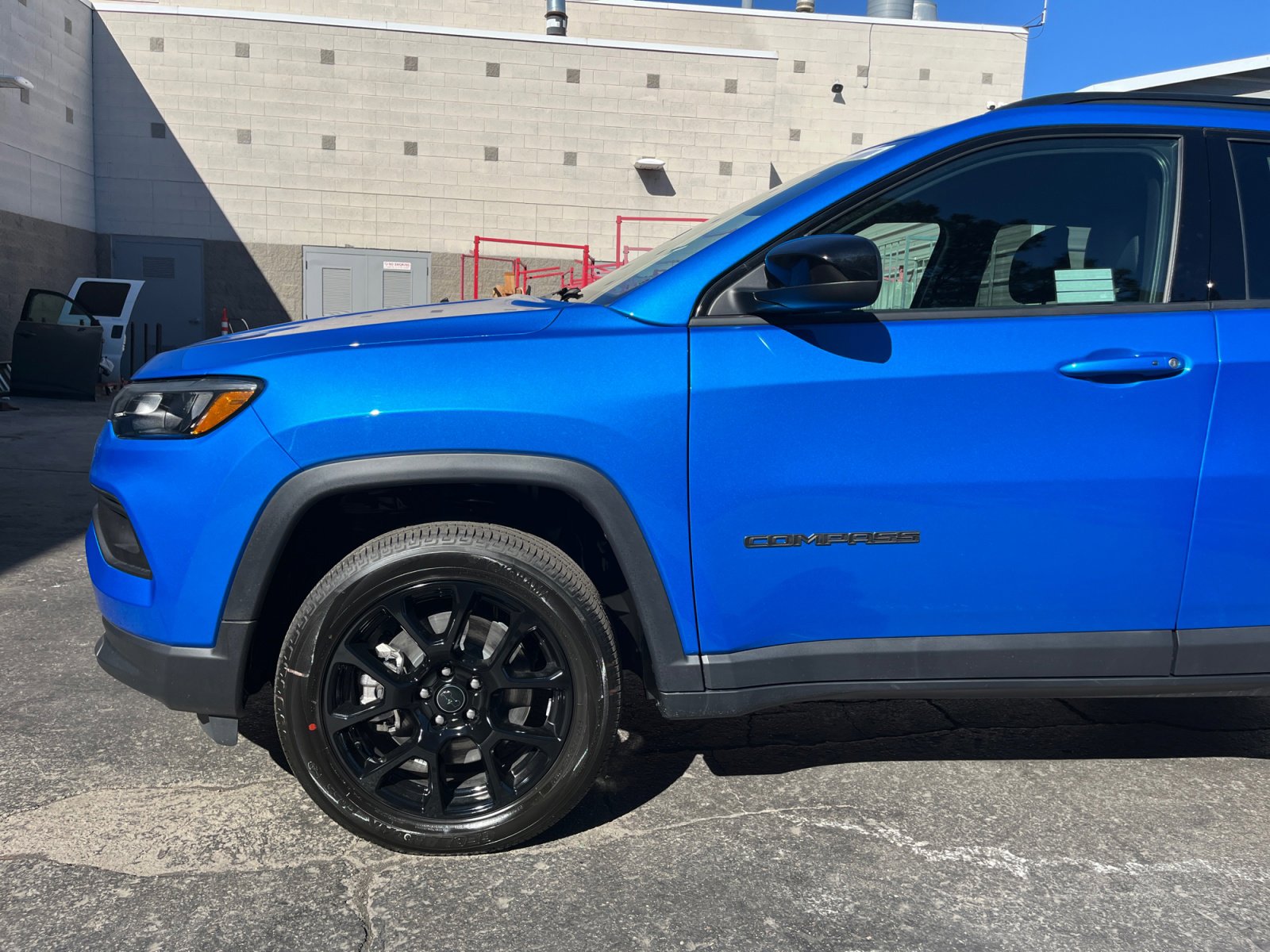 New 2026 Jeep Compass Latitude image 9