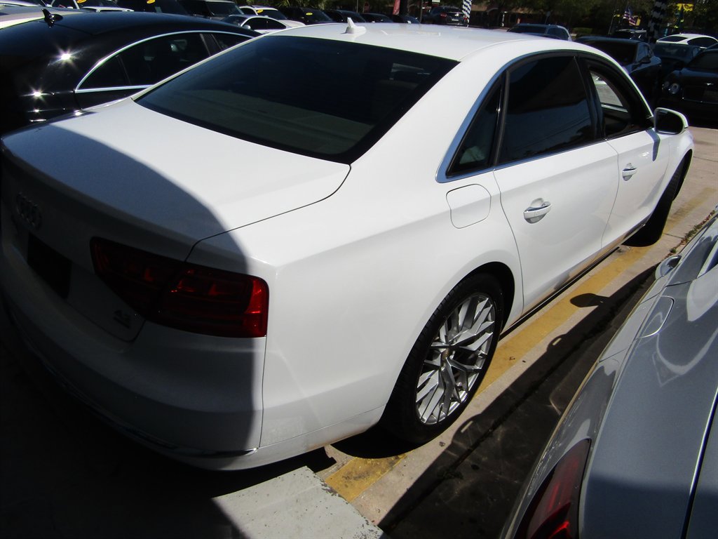 Used 2011 Audi A8 L 4.2 image 5