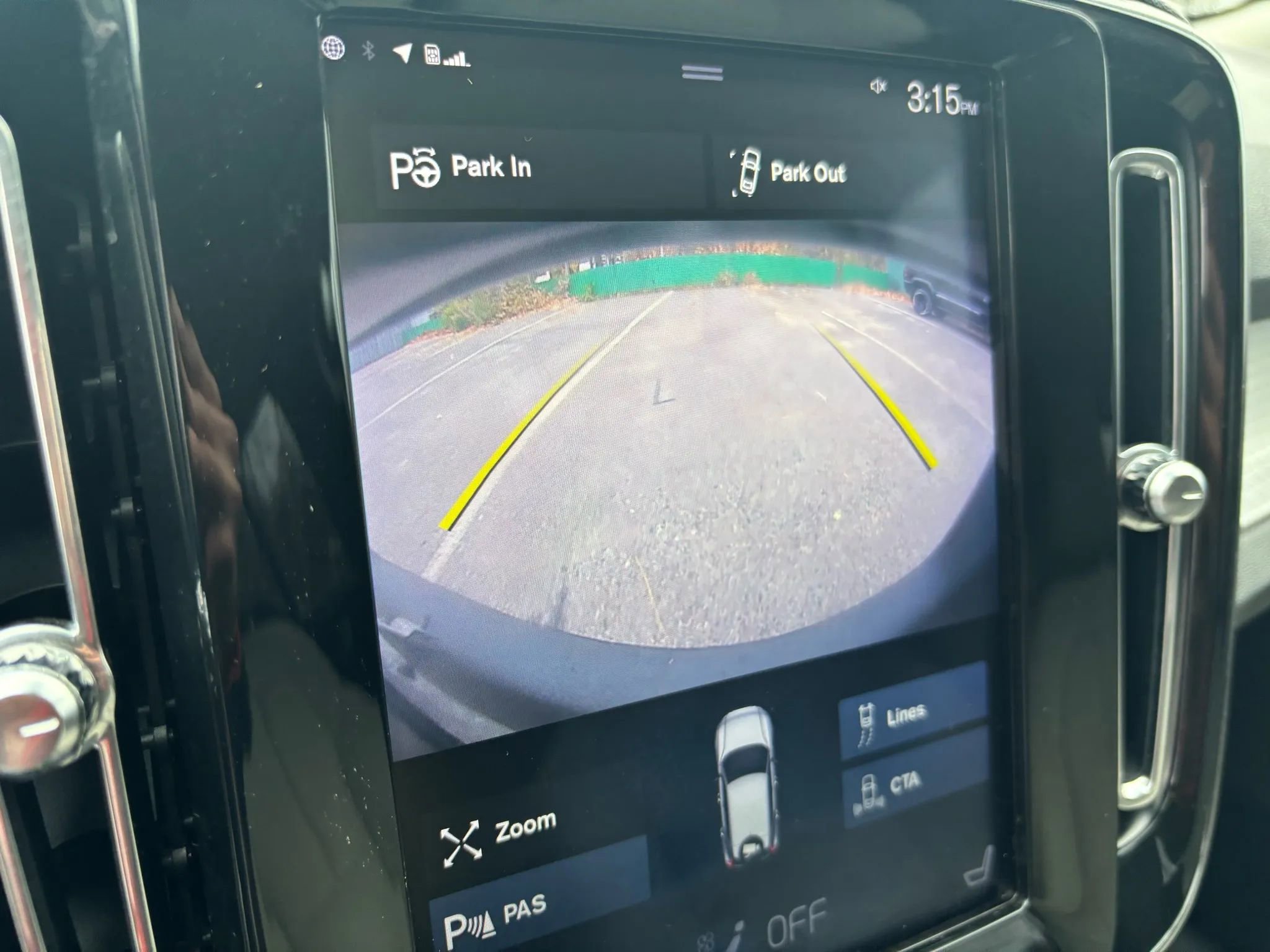 Used 2019 Volvo XC40 T5 Momentum image 33