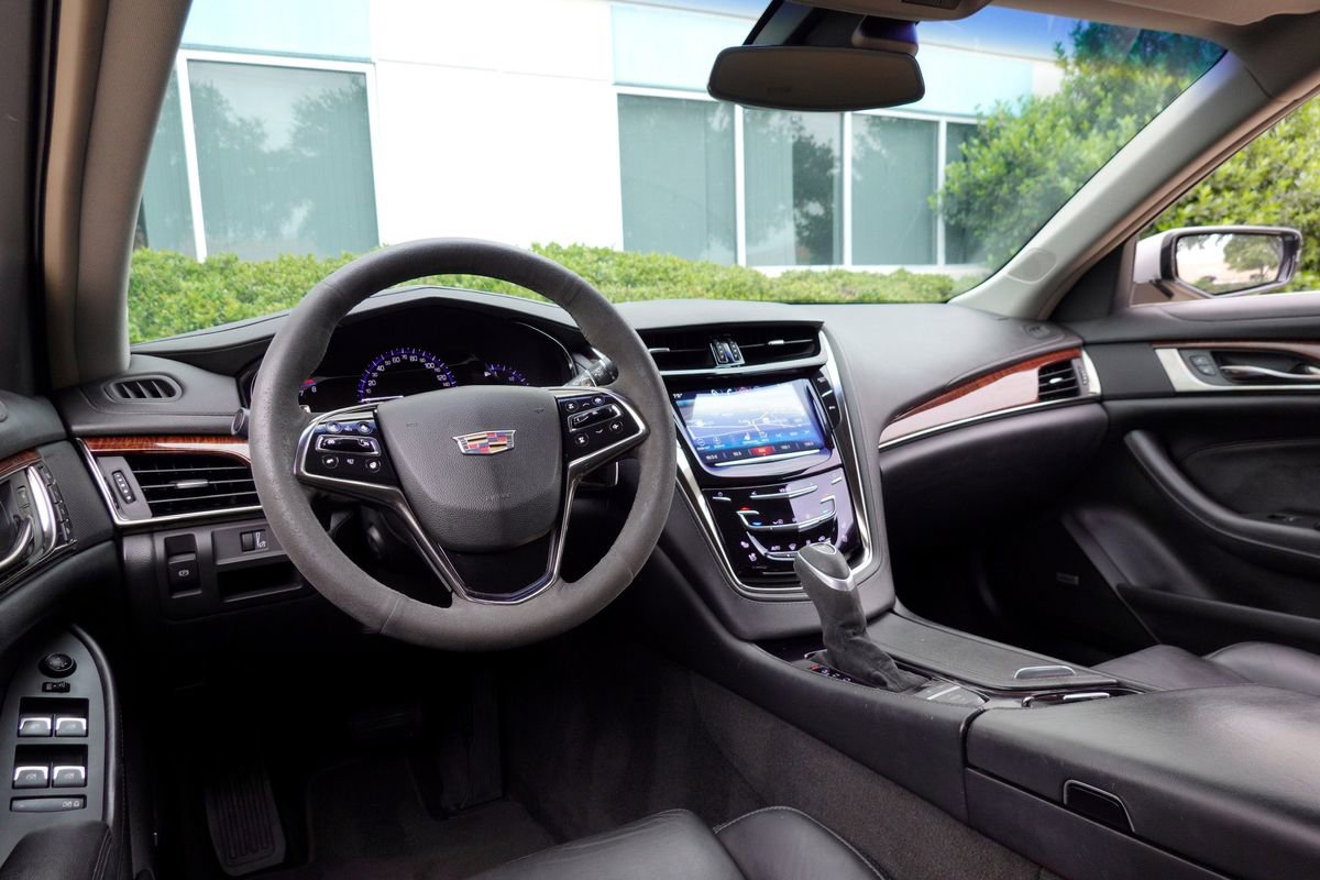 Used 2015 Cadillac CTS Luxury RWD image 5