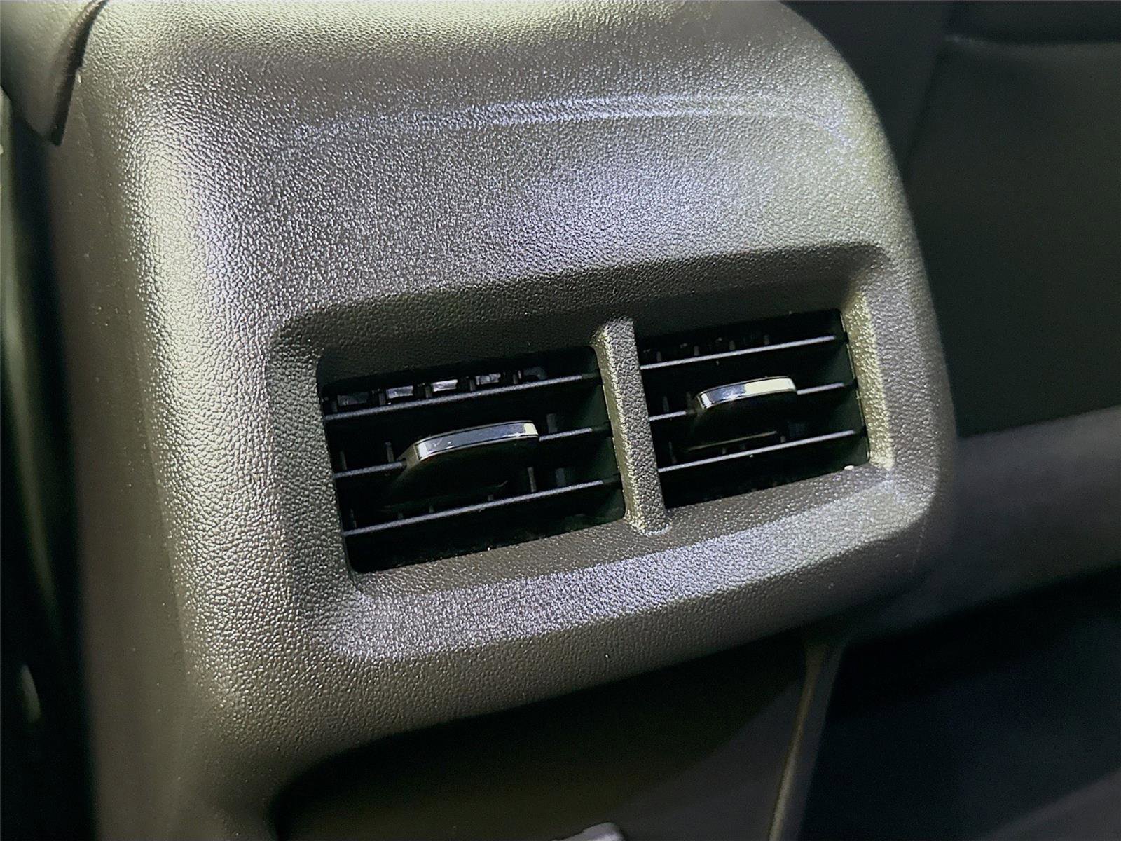 Used 2023 Chevrolet Equinox RS AWD/4WD image 25