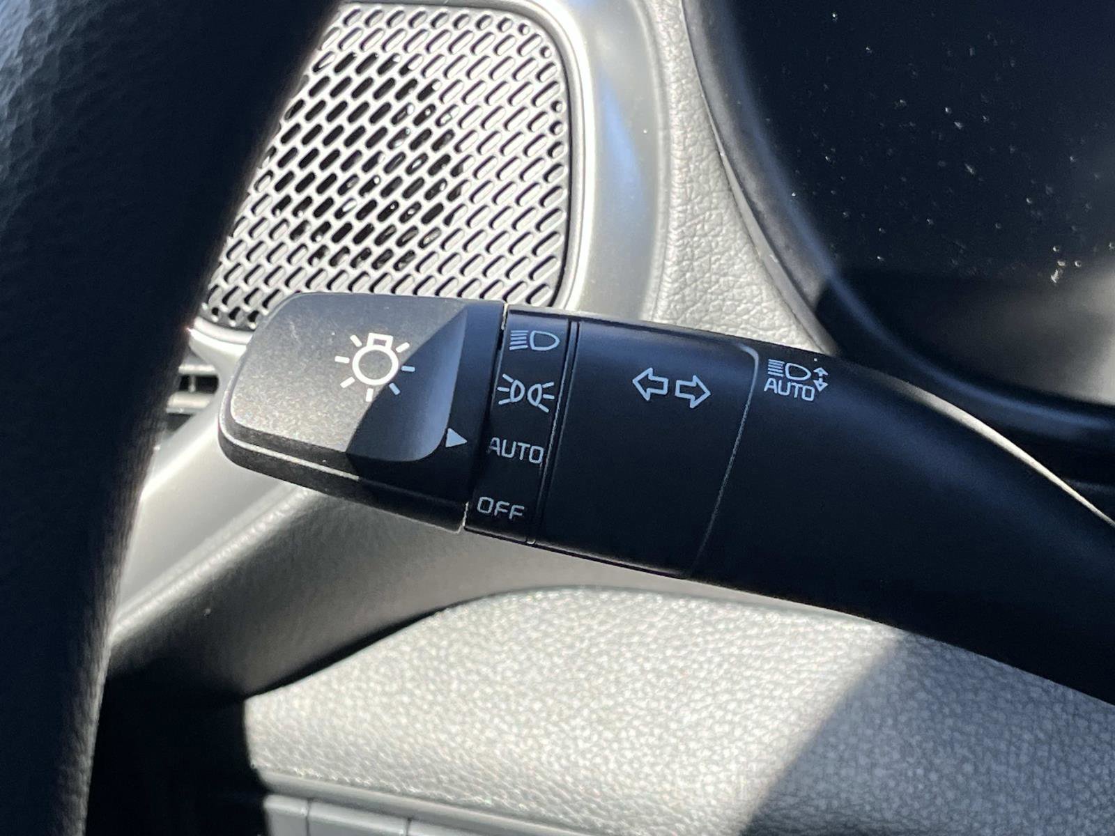 Used 2025 Kia Soul LX w/ LX Technology Package image 35