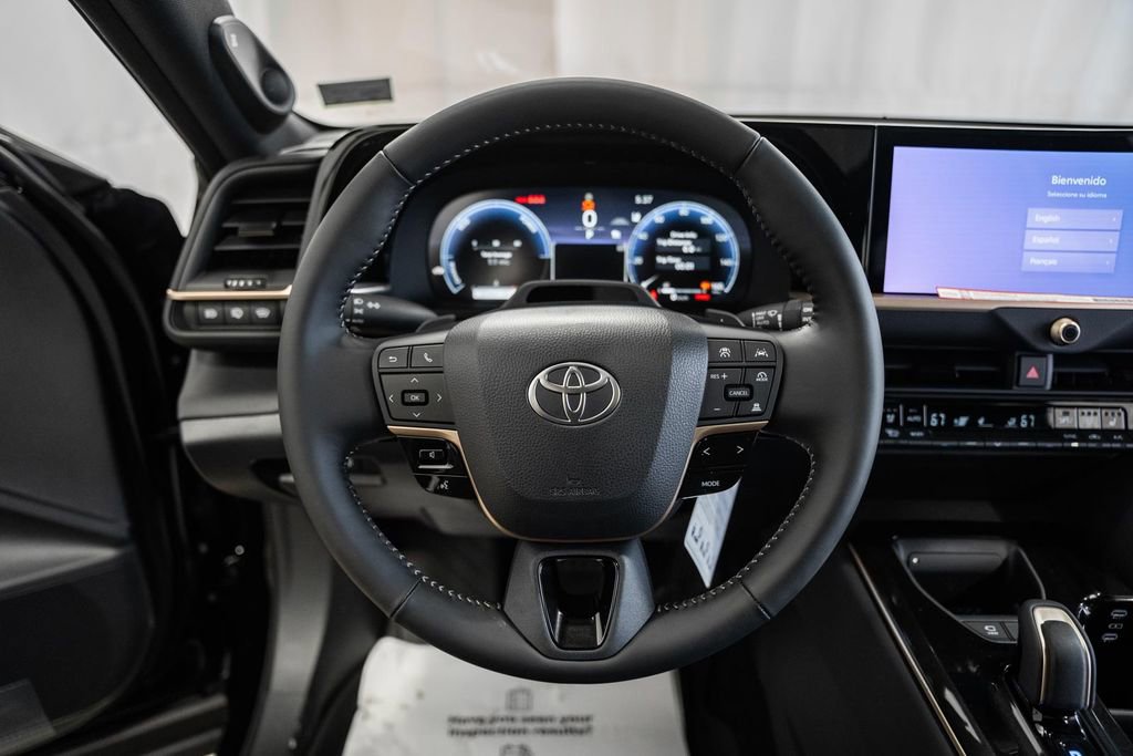 New 2025 Toyota Crown Signia image 32