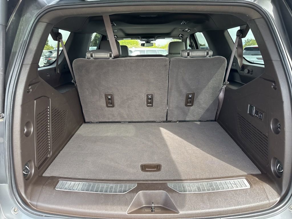 Used 2022 Chevrolet Suburban Z71 w/ Luxury Package AWD/4WD image 29