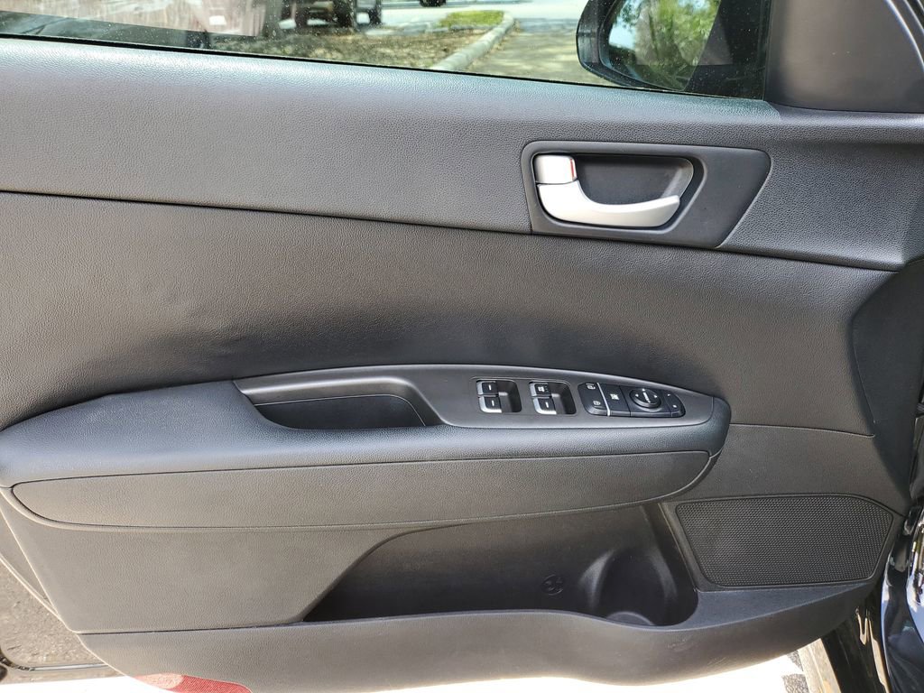 Used 2018 Kia Optima LX image 19