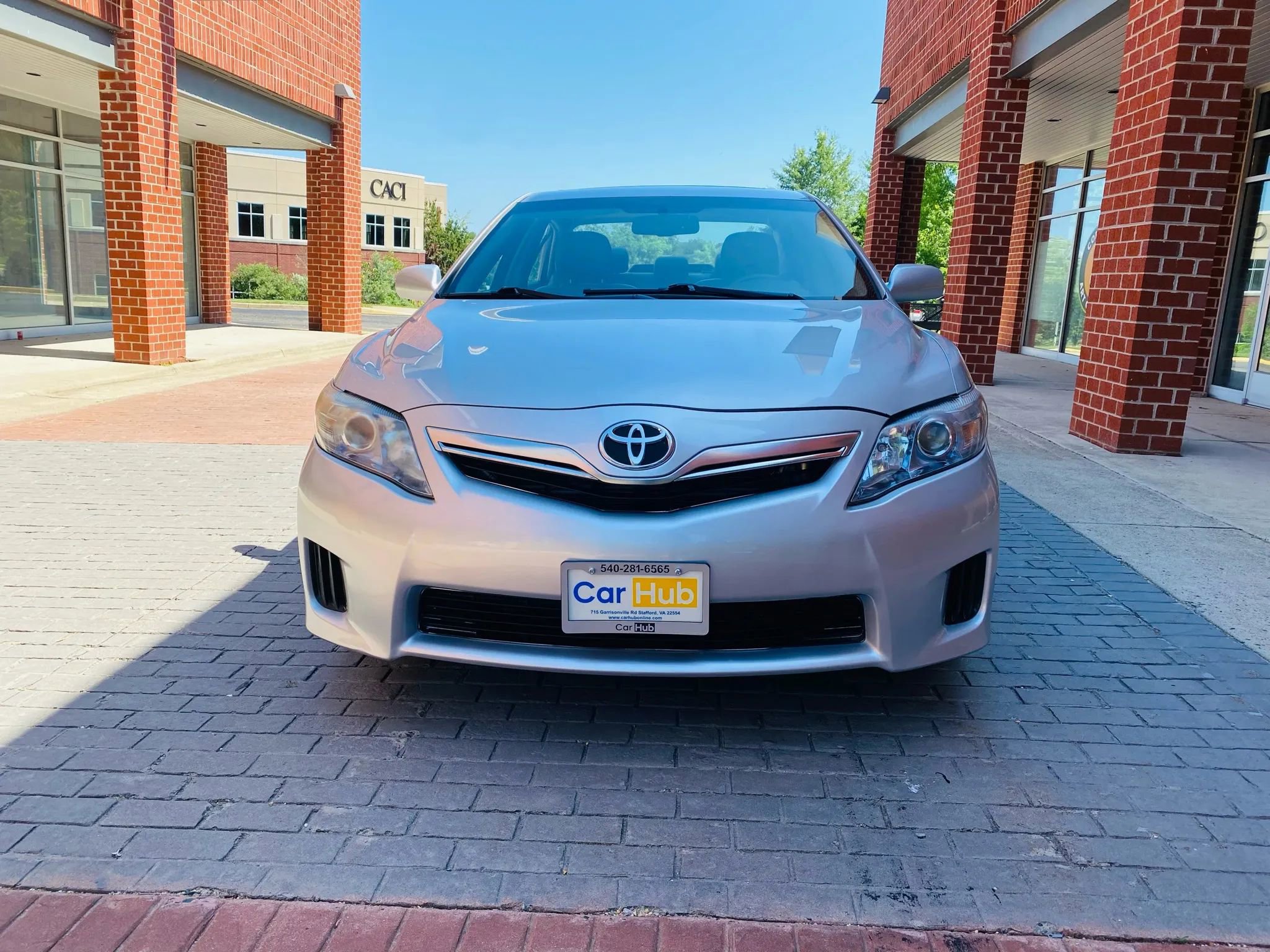 Used 2010 Toyota Camry Hybrid FWD image 2