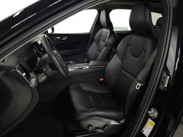 Certified 2025 Volvo XC60 B5 Core AWD/4WD image 19