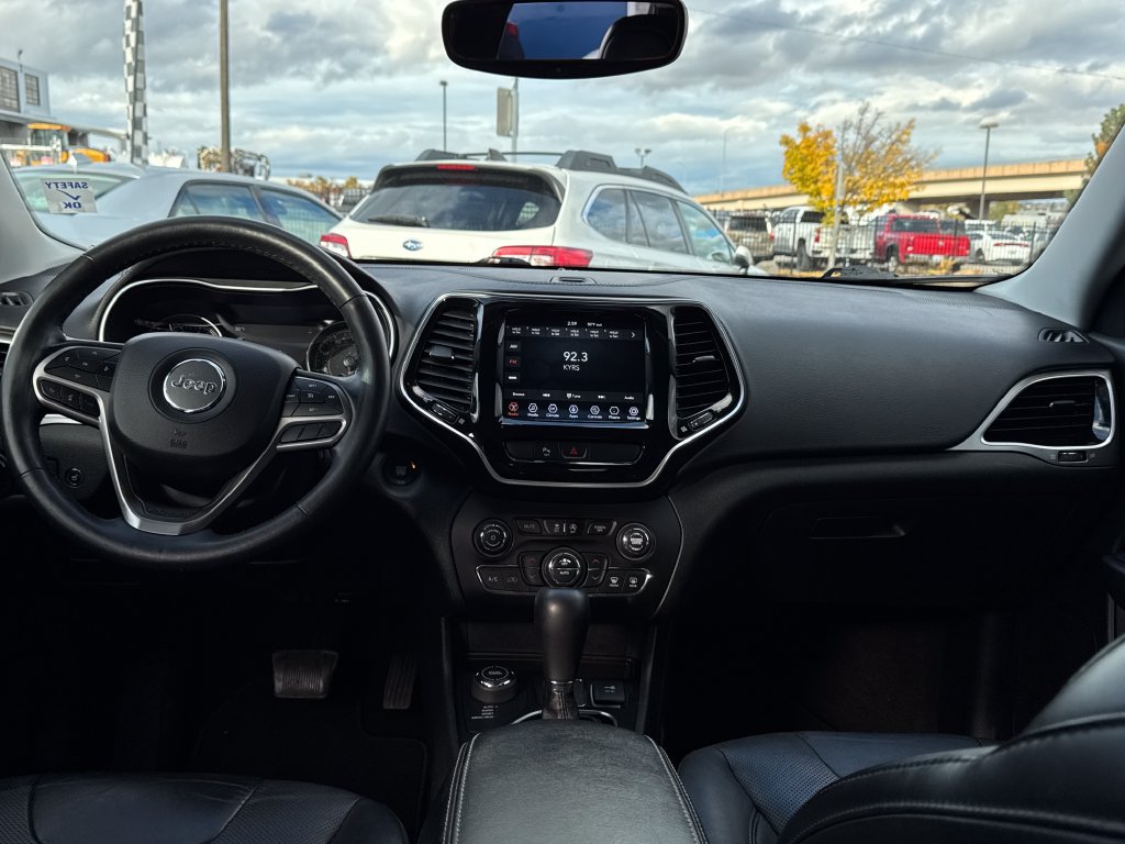 Used 2019 Jeep Cherokee Limited AWD/4WD image 35