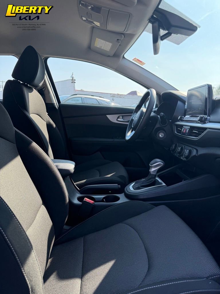 Used 2024 Kia Forte LXS image 9