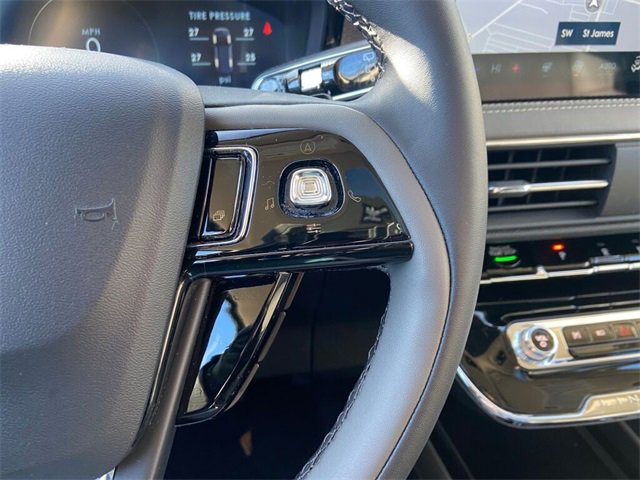 Used 2023 Lincoln Corsair AWD w/ Equipment Group 101A image 20