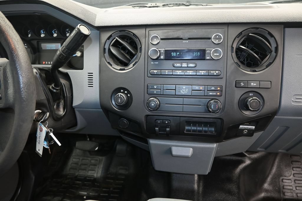Used 2016 Ford F250 XL w/ XL Appearance Package AWD/4WD image 28