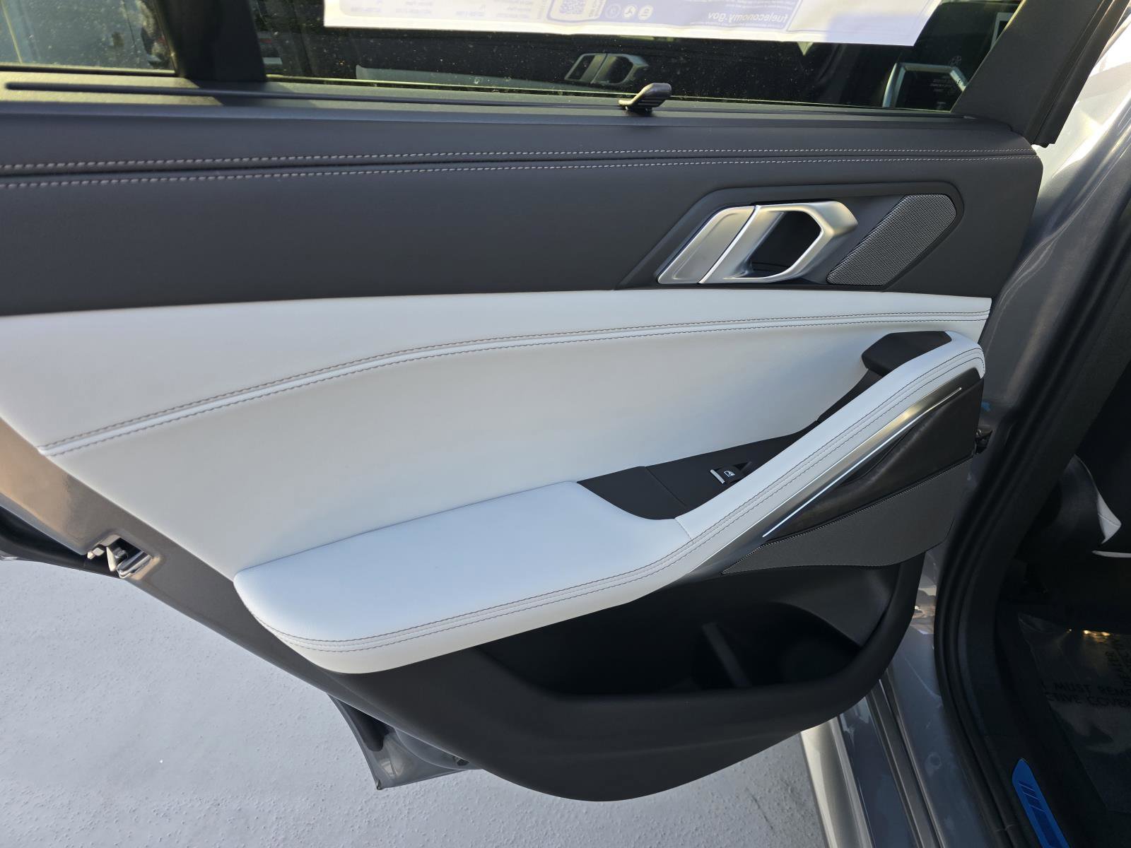 New 2026 BMW X6 xDrive40i w/ Executive Package image 9