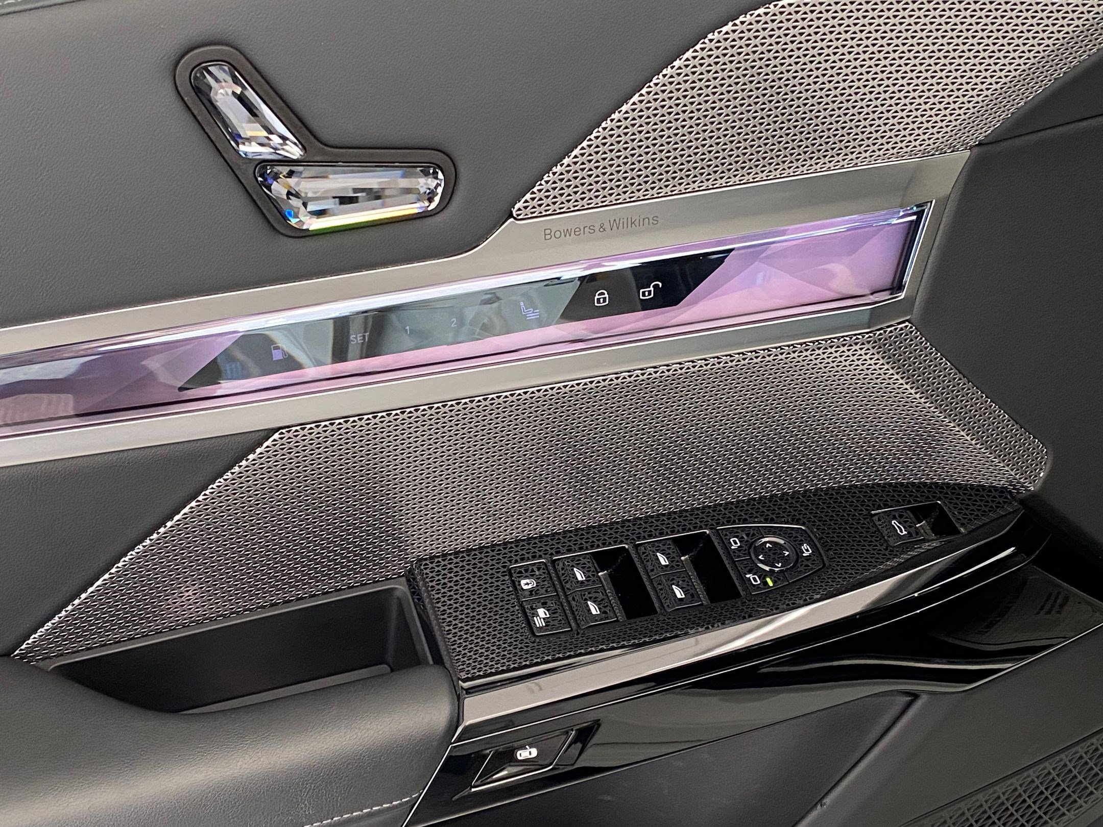 Certified 2024 BMW 750e xDrive image 24