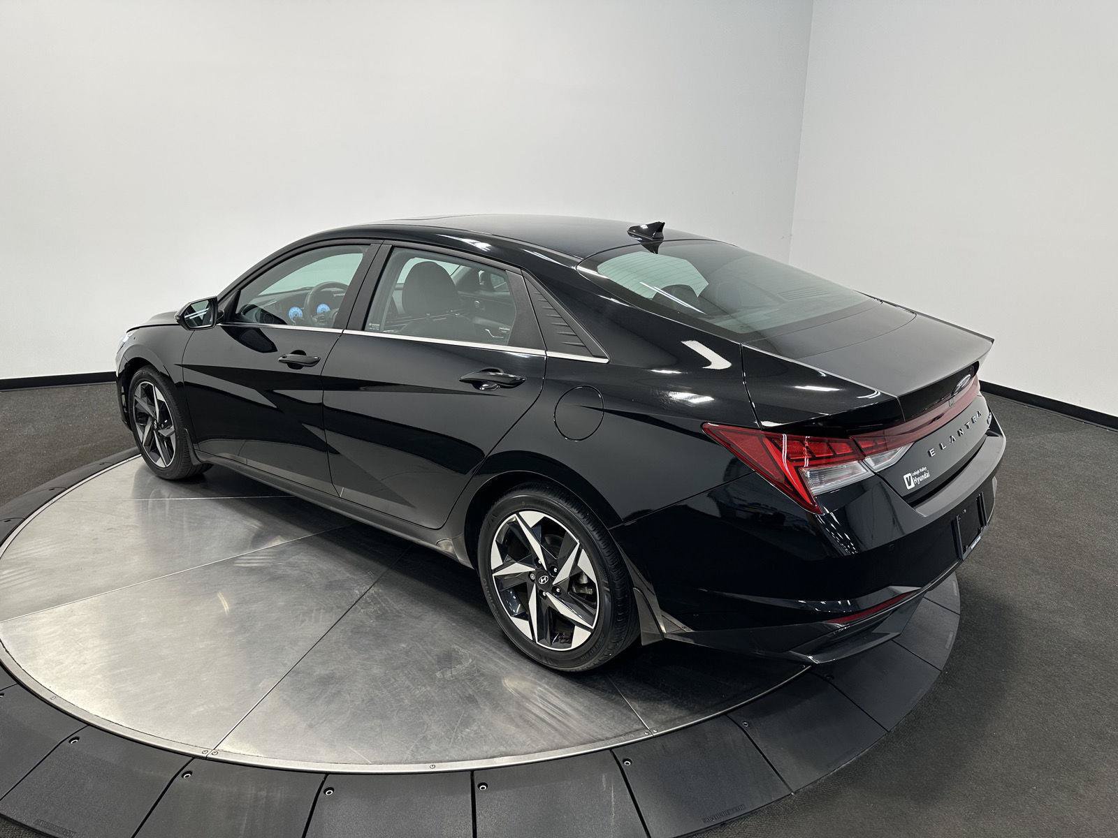 Certified 2023 Hyundai Elantra Limited FWD image 5