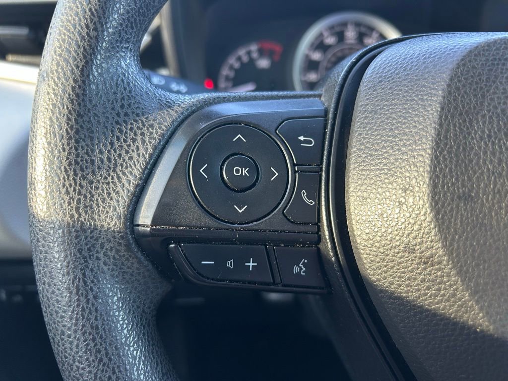 Used 2022 Toyota Corolla LE image 19