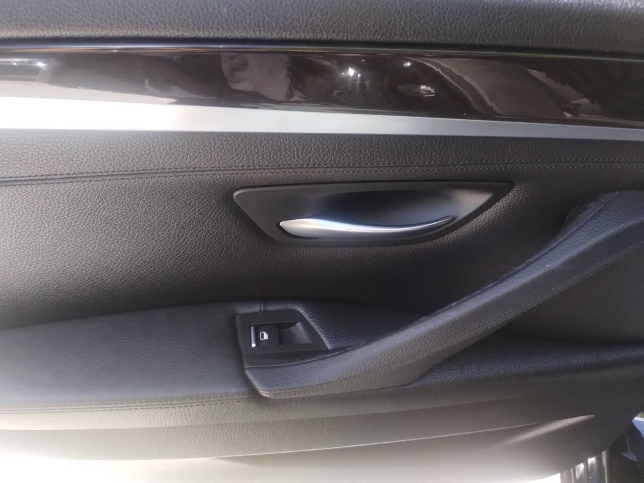 Used 2016 BMW 528i Sedan w/ Premium Package image 21