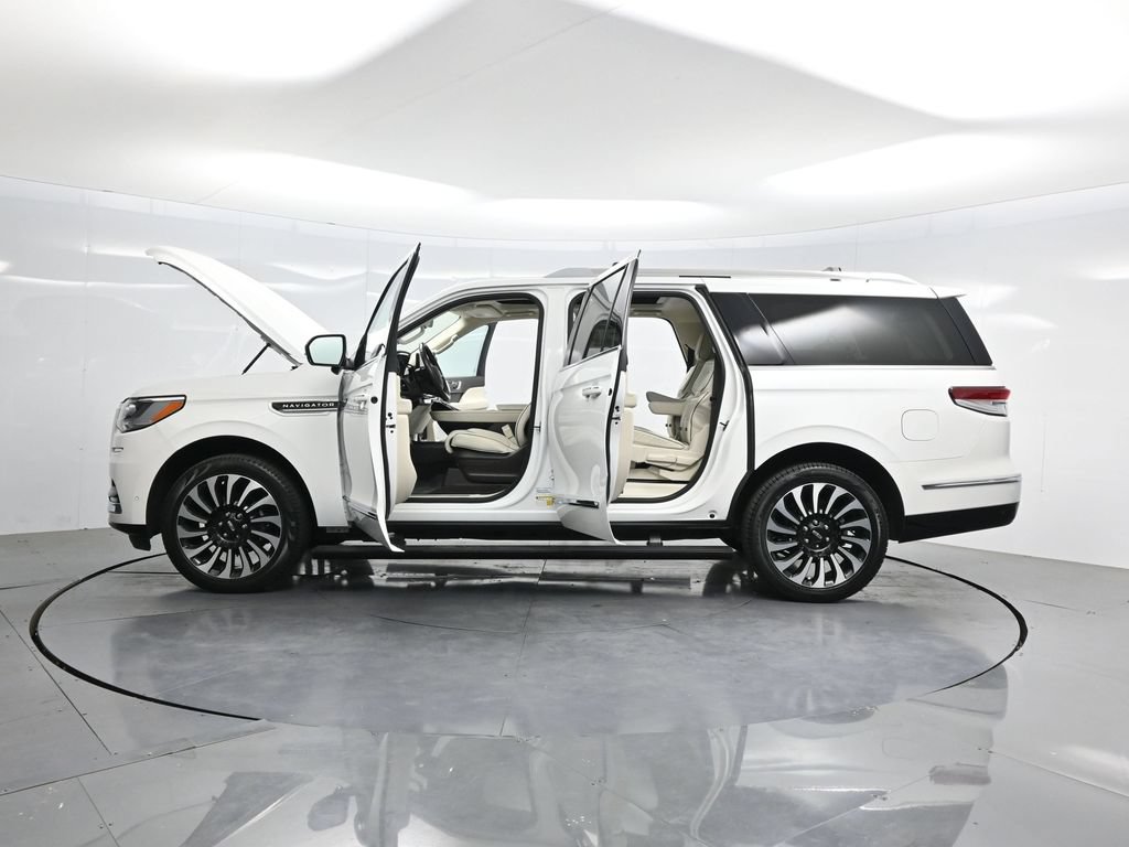 Used 2023 Lincoln Navigator L Black Label AWD/4WD image 61