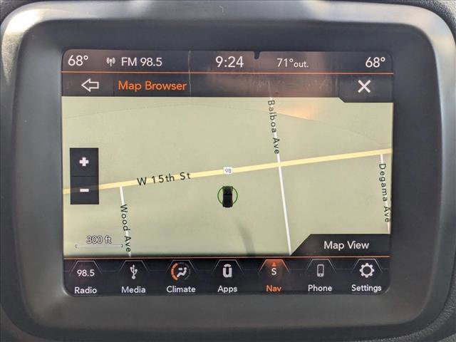 Used 2018 Jeep Renegade Latitude w/ UConnect 8.4 Nav Group image 17