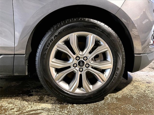 Used 2024 Ford Edge Titanium image 9