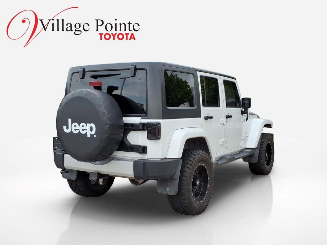 Used 2015 Jeep Wrangler Unlimited Sahara w/ Dual Top Group AWD/4WD image 4