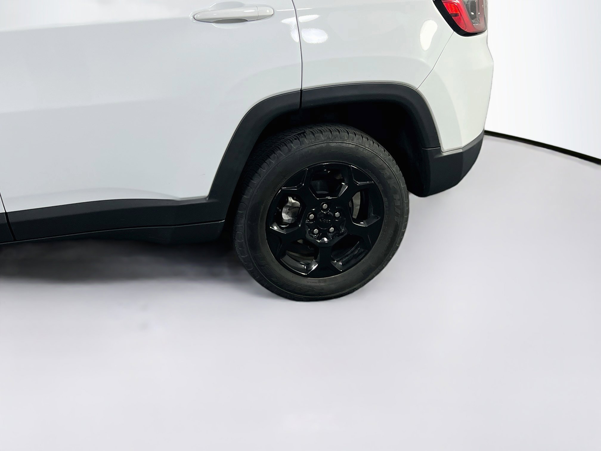 Used 2023 Jeep Compass Trailhawk AWD/4WD image 28